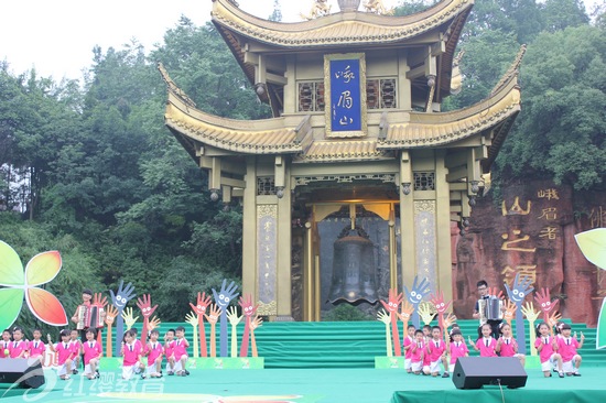 四川紅纓希望藝術(shù)幼兒園參加央視少兒頻道節(jié)目錄制