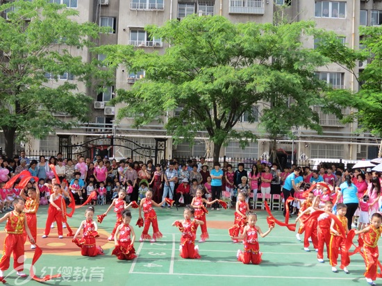 山東紅纓微湖監(jiān)獄幼兒園舉辦六一親子聯(lián)歡會(huì)