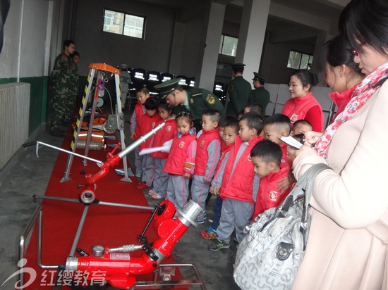 陜西華縣紅纓苗苗幼兒園開展消防演習(xí)活動