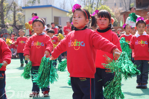 安徽合肥紅纓時(shí)代幼兒園舉辦陽(yáng)光體育早操比賽