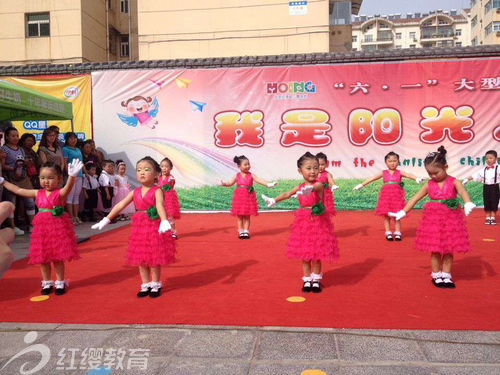 山西陽城紅纓金鳳凰幼兒園慶六一親子活動