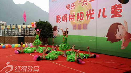 陜西鎮(zhèn)安紅纓聰明樹(shù)幼兒園舉辦慶六一文藝匯演