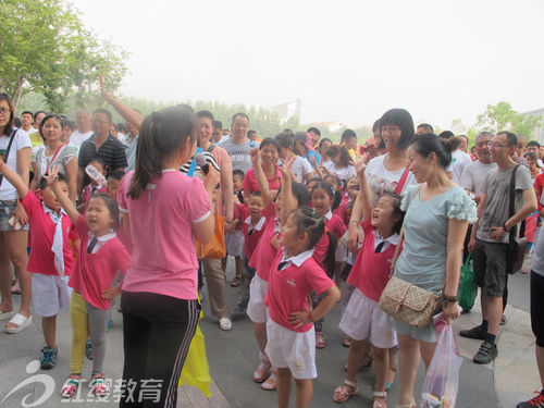 山東濟(jì)寧紅纓煤化幼兒園舉辦慶六一游學(xué)活動