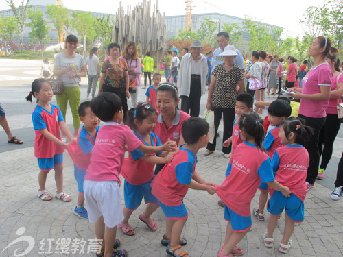 山東濟(jì)寧紅纓煤化幼兒園舉辦慶六一游學(xué)活動