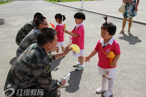 內(nèi)蒙古呼和浩特紅纓快樂(lè)天使幼兒園參觀軍營(yíng)活動(dòng) 