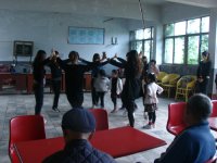中秋節(jié)馬玉林幼兒園到敬老院慰問。