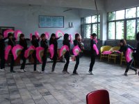 中秋節(jié)馬玉林幼兒園到敬老院慰問。