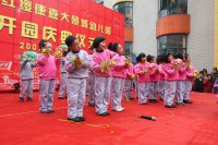 馬鞍山市康嘉大景城幼兒園幼兒大合唱《小小雨點(diǎn)去郊游》